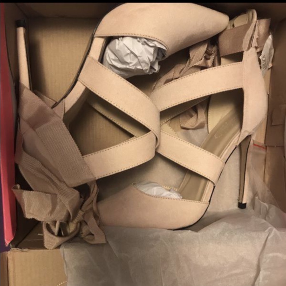 WOMEN'S HEELS- SUEDE NUDE/SIZE 7 BRAND NEW IN BOX